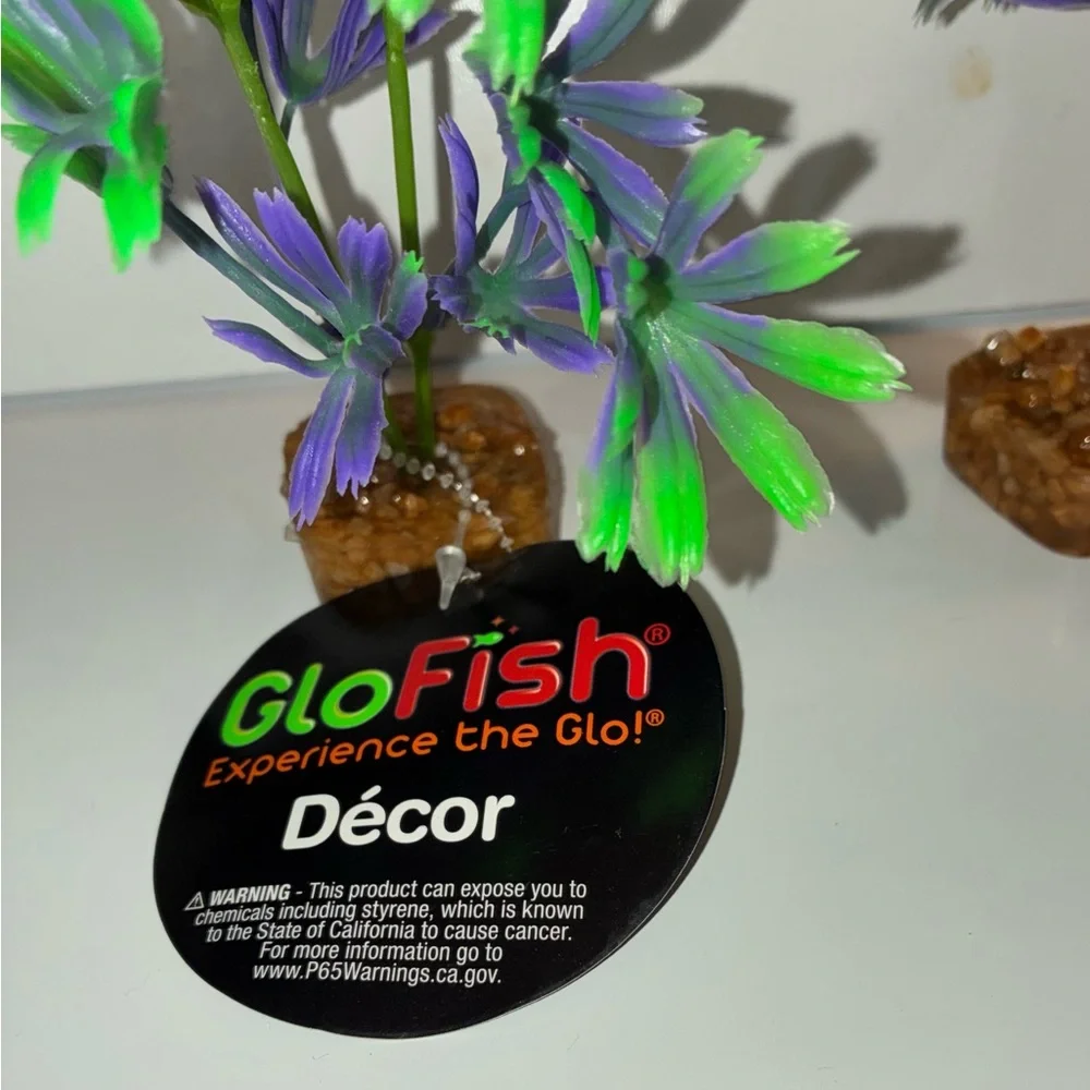 3/$8 (2) GloFish Aquarium Plants Medium